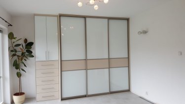 Materiál lamino bříza / lacobel bílý 9003